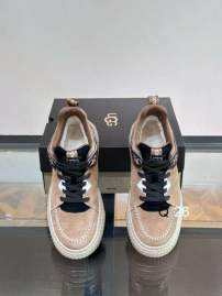 Picture of UGG Shoes _SKUUGGsz39-44LL110419920
